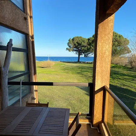 Lucia, Avec Piscine , Vue Et Pied Dans L'eau , Moriani-plage * Santa-Lucia-di-Moriani