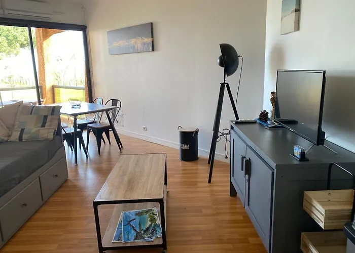 Lucia, Avec Piscine , Vue Et Pied Dans L'eau , Moriani-plage * Санта-Люсьа-ди-Морьяни