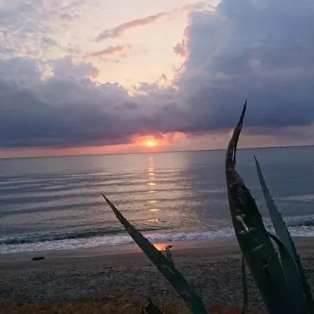 Lucia, Avec Piscine , Vue Et Pied Dans L'eau , Moriani-plage