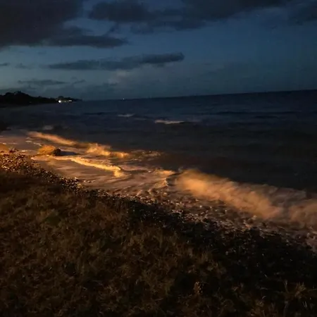 Lucia, Avec Piscine , Vue Et Pied Dans L'eau , Moriani-plage Lägenhet *