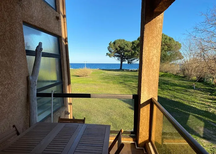 Lucia, Avec Piscine , Vue Et Pied Dans L'eau , Moriani-plage * Santa-Lucia-di-Moriani