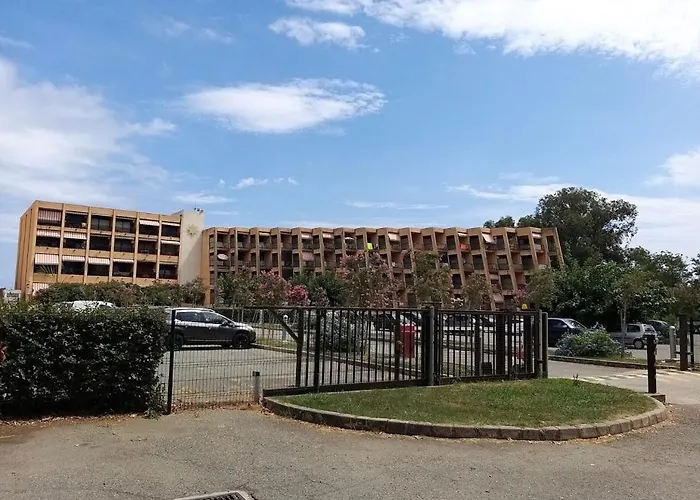 Lucia, Avec Piscine , Vue Et Pied Dans L'eau , Moriani-plage 圣露茜亚迪莫伊拉