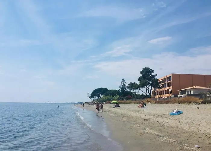 Lucia, Avec Piscine , Vue Et Pied Dans L'eau , Moriani-plage 公寓 *