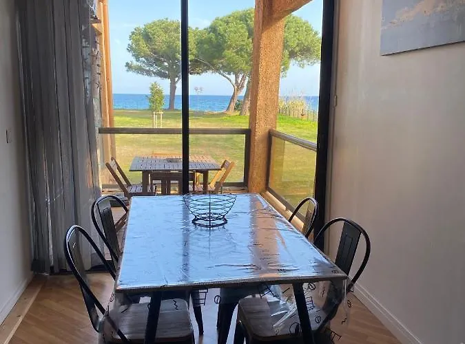 公寓 Lucia, Avec Piscine , Vue Et Pied Dans L'eau , Moriani-plage 圣露茜亚迪莫伊拉